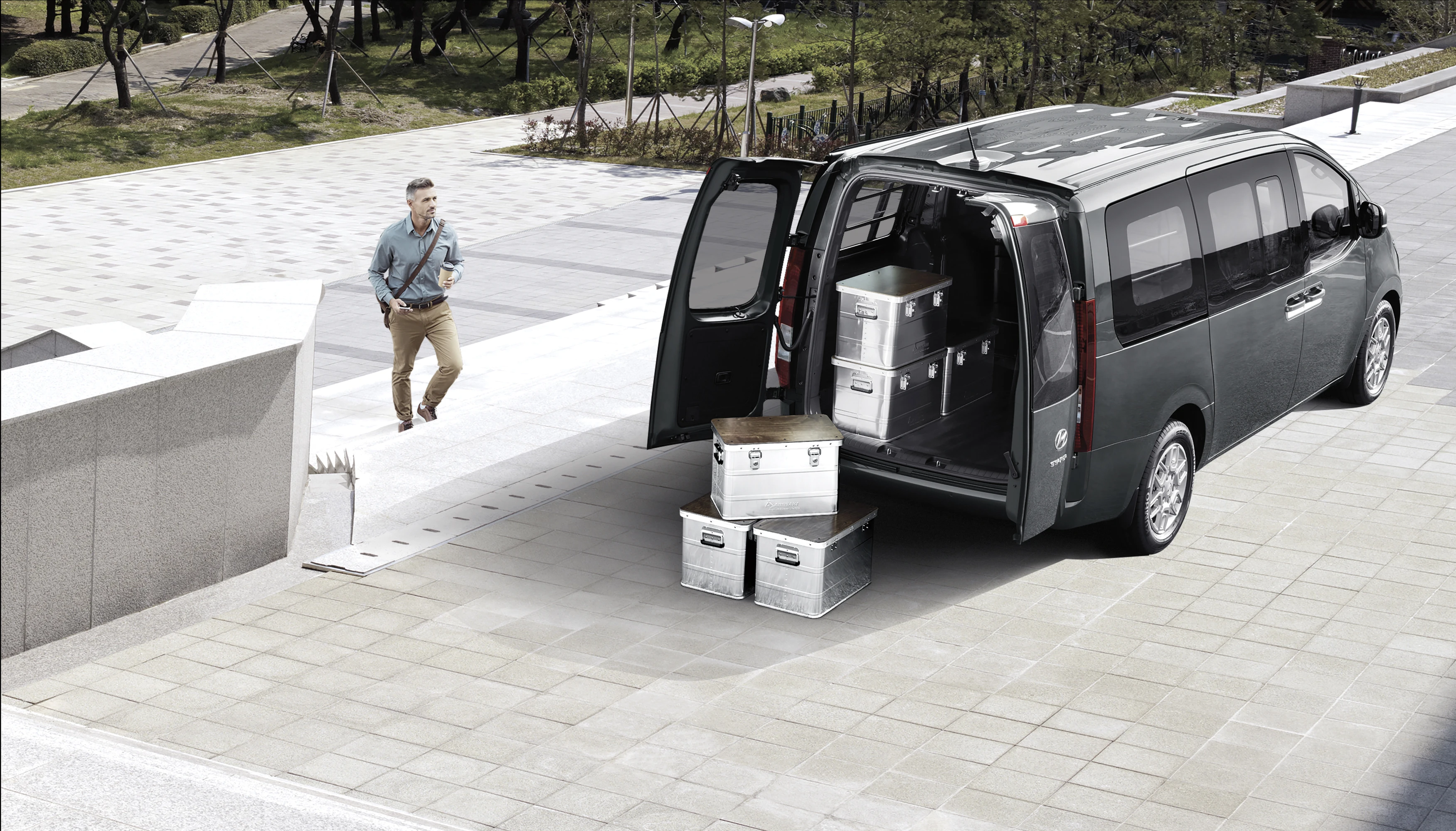 Hyundai US4 STARIA VAN Lifestyle 02