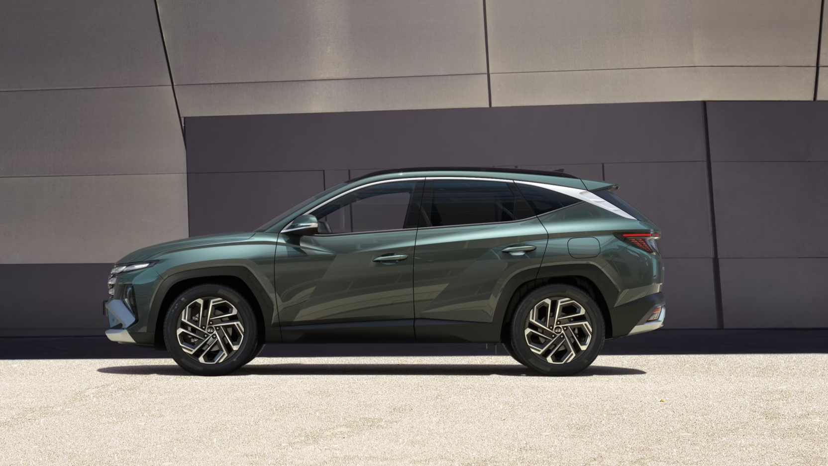 HME NX4 PHEV Regular Eviz EXT T2P Cypress+Green+Pearl SHOT 04 16X9