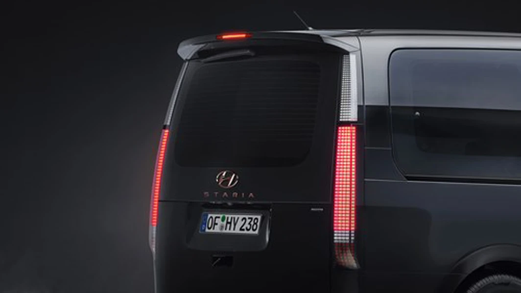 Hyundai Us4 Staria Premium Ext Closeup Rear Led Lamps