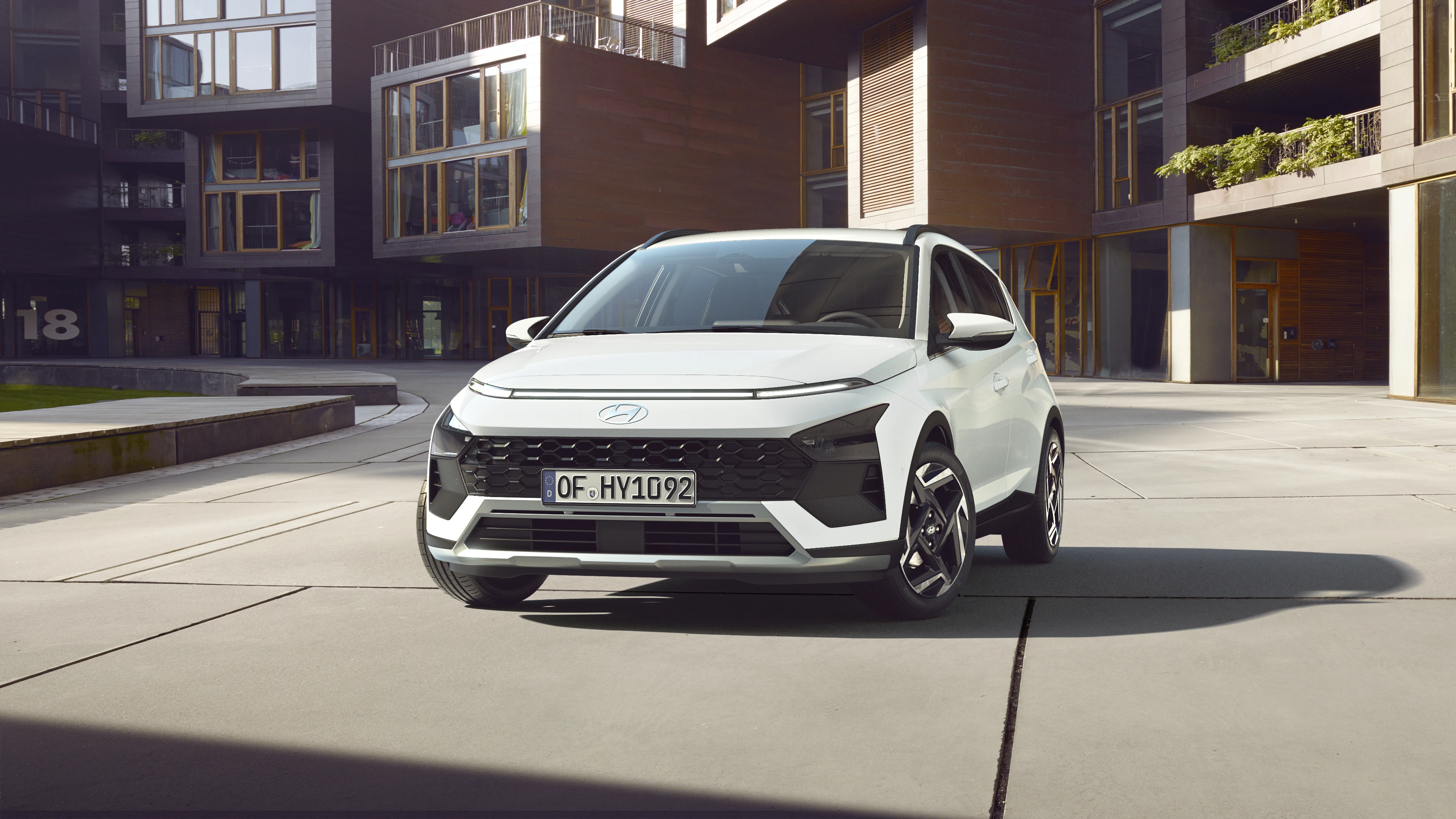 HME BC3 CUV Eviz EXT SAW Atlaswhite 52910Q0430 SHOT C002