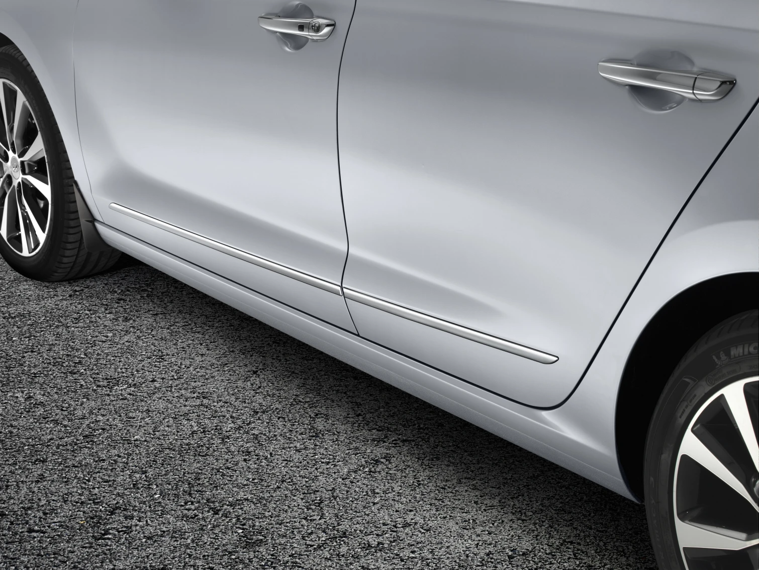 i30 Kombi Seitenschutzleiste